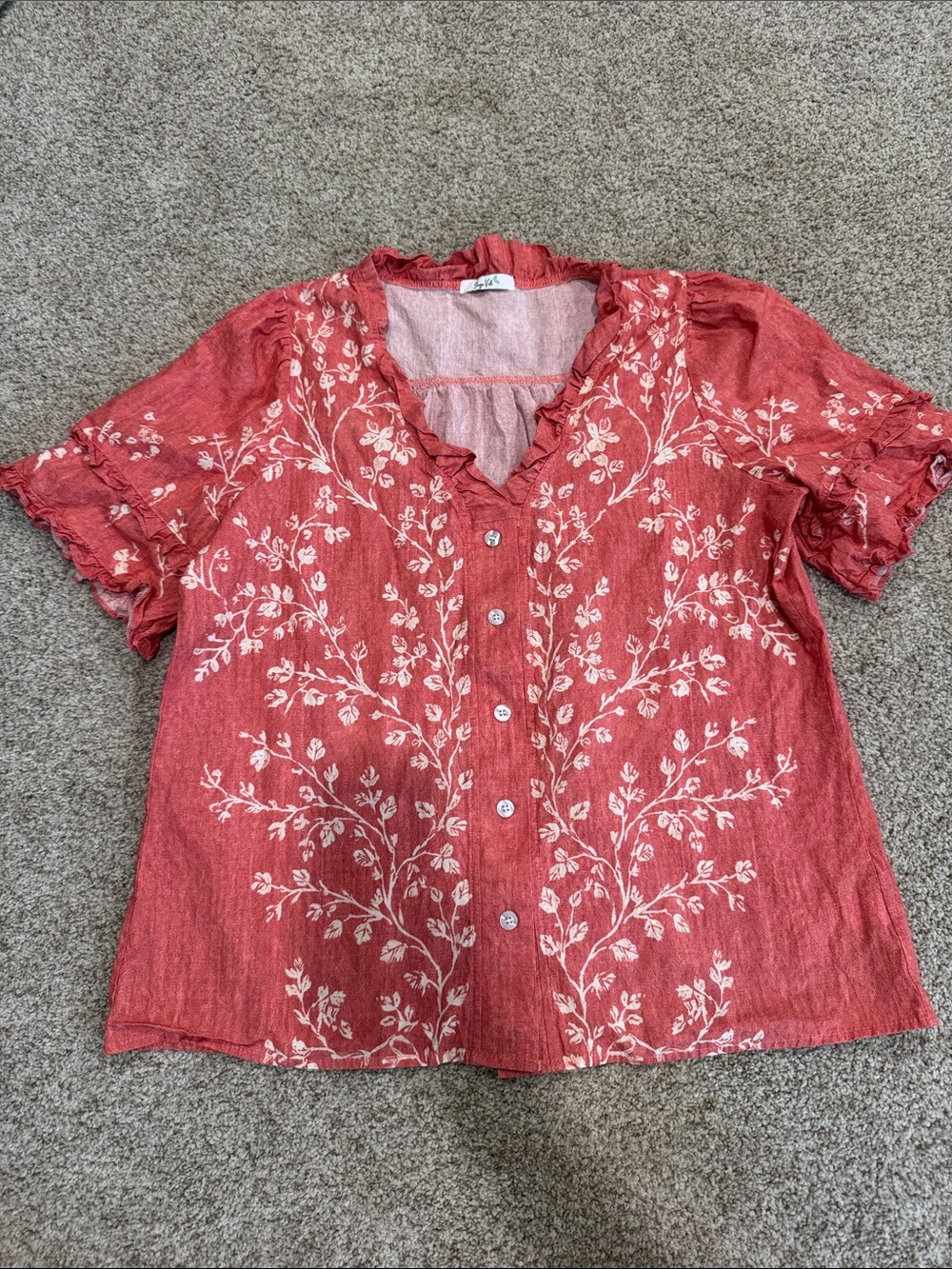 Sage Veil Women’s Medium Coral Print Short Sleeve Blouse